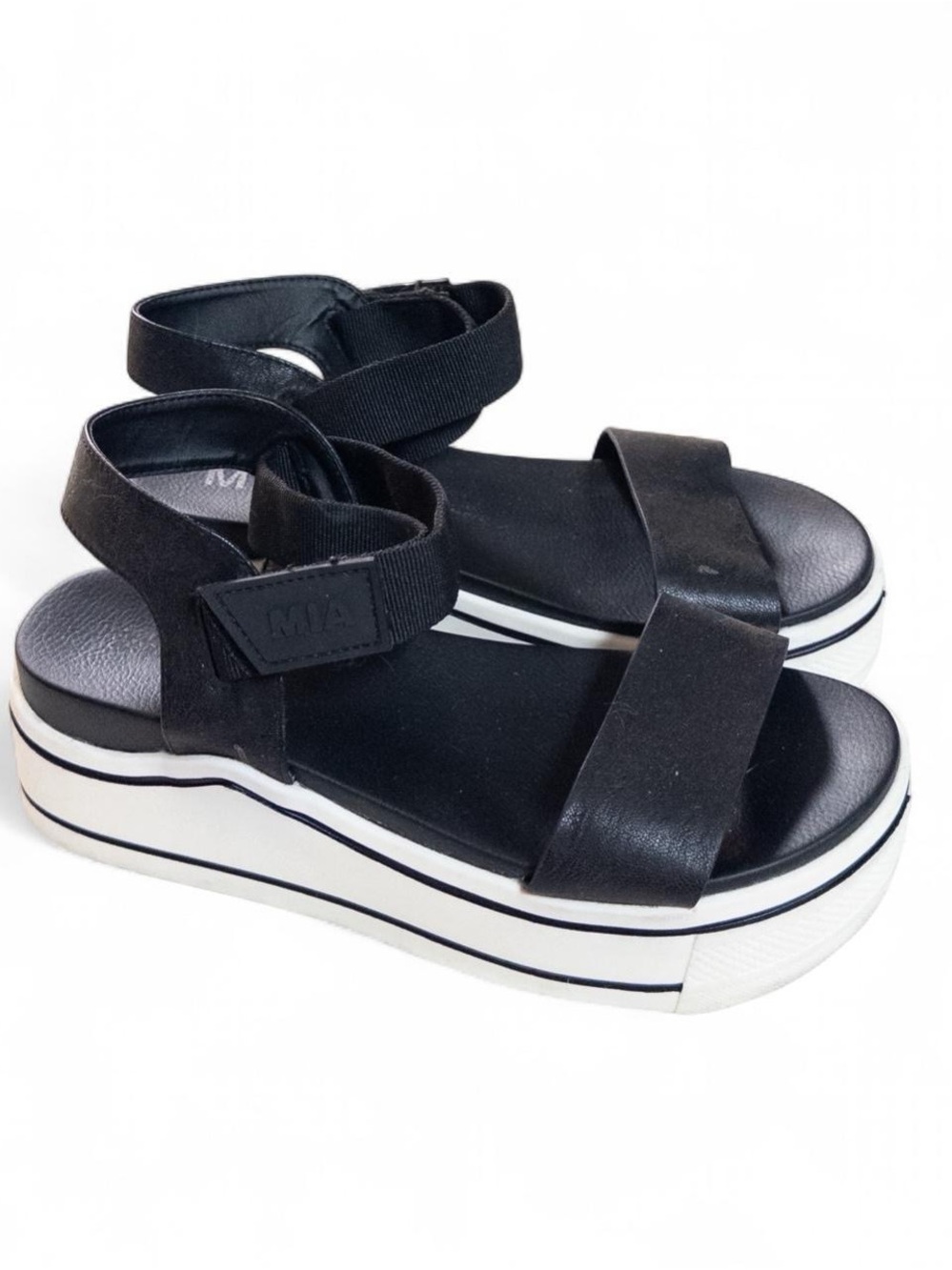 MIA Black & White Platform Sandals – Size 7.5, Gently Used 🖤